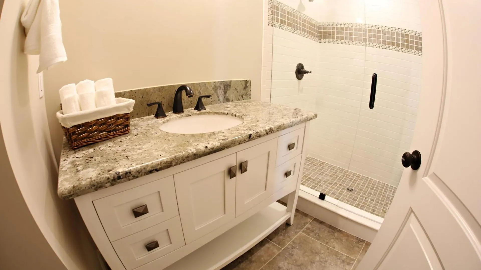 Destination #32 Villa Anaheim